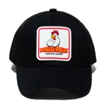 Nueva gorra negra con el logo nuevo de Pollo Feliz.